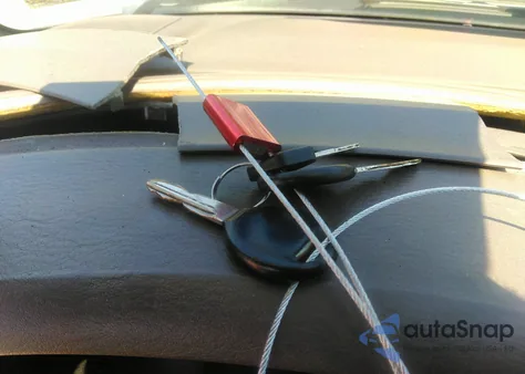 2002 Chrysler Voyager z USA, uszkodzony, nr VIN 1C4GJ25392B567079